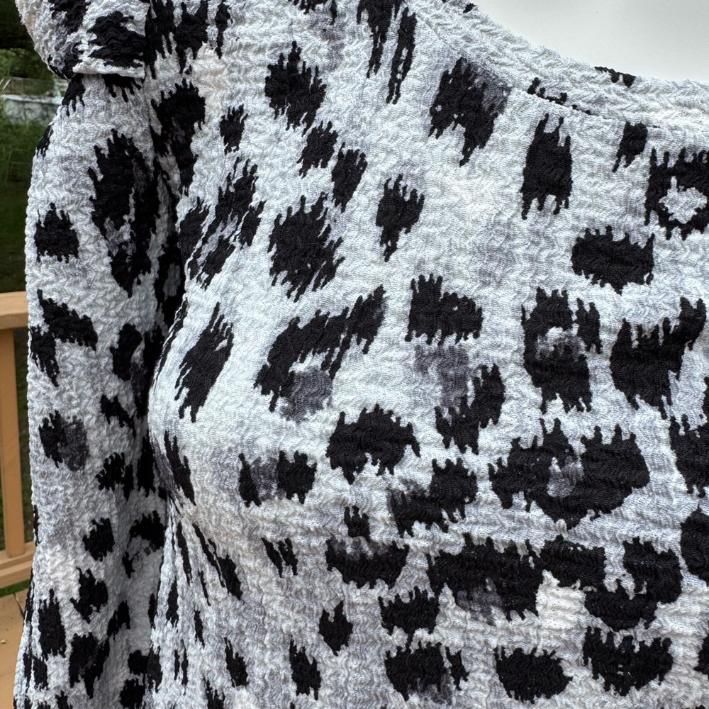 Loft Black and White Leopard Print Women's Long sleeve Top size XSP NWTS - Picture 4 of 6